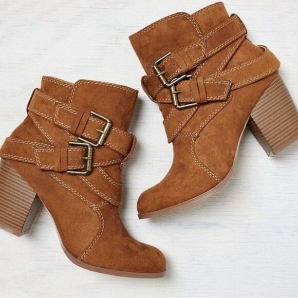 Plume by Faryl Robin faux suede ankle bootie in cognac size 7 - Picture 1 of 9